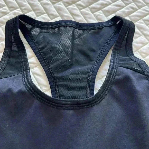 Oakley - Picture 2 of 4